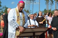 Poświęcenie Drogi Krzyżowej odnowionej po nawałnicy w Orliku