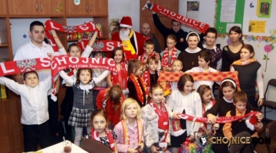 Kibice Chojniczanki dla dzieci ze świetlicy św. Franciszka